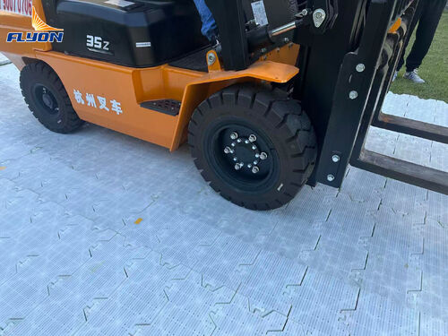 Son şirket blogları hakkında Flyon Sports, Saha Koruma Zeminleri Yük Testinde Eşsiz Bir Güç Gösterdi