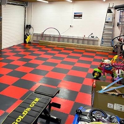 İyi fiyat Fireproof Recycled Rubber Flooring Tiles With Composite Layer Anti Wear Surface çevrimiçi