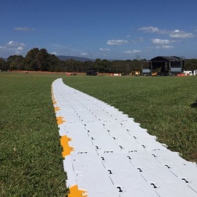 Dış Mekan İçin HDPE Malzeme Taşınabilir Etkinlik Döşeme UV Dirençli Rot Proof