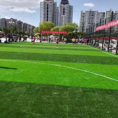İyi fiyat Futbol Okulu Eğitimi İçin PE PP Malzeme Sentetik Suni Çim çevrimiçi