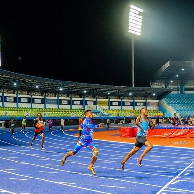 İyi fiyat Atletizm Stadyumu İçin Çevre Dostu Tam Dökme EPDM Koşu Pisti çevrimiçi