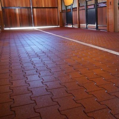 İyi fiyat Yaşlanma Karşıtı Aşınma Direnci Yüzeyli Çevre Dostu Geri Dönüşümlü Kauçuk Yer Karosu çevrimiçi