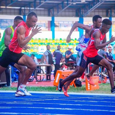 İyi fiyat Atletik Spor Oyunu İçin Çevre Dostu EPDM Sandviç Sistem Koşu Pisti çevrimiçi