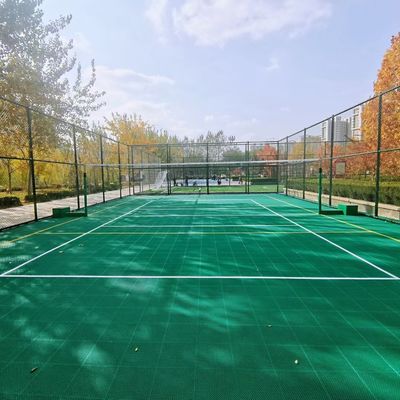 İyi fiyat Badminton Mahkemesi İçin Suya Dayanıklı Plastik PP Fayans Spor Döşeme çevrimiçi
