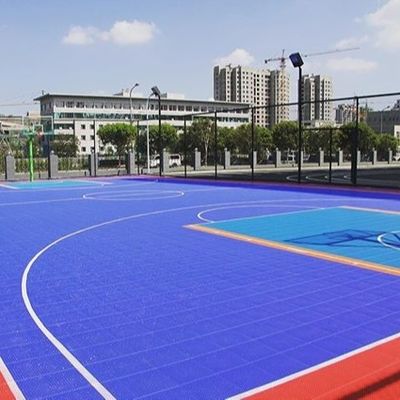 İyi fiyat Açık Spor Mahkemeleri İçin Özel Renkli PP Fayans Spor Zemin çevrimiçi