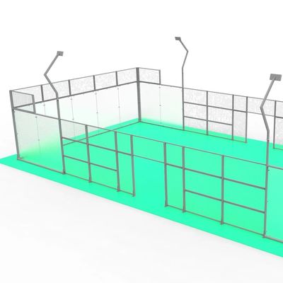 Yumuşak yüzeyli ve 1 yıllık özel yeşil padel tenis sahası