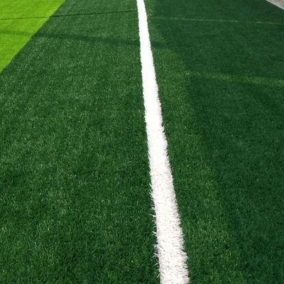 İyi fiyat PE PP Yapay Çim Polietilen Ve Polipropilen İpekler 30 mm Çim Yığın Yüksekliği çevrimiçi