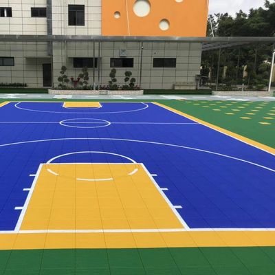 İyi fiyat Açık Alanlar Kırmızı PP Kelepçeler Spor Zemini 15 mm Kalınlığı Karton Ambalajlı çevrimiçi