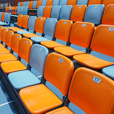 200-500 kişilik kapasite spor salonu kürsüleri geri çekilebilir seçmeli zemin özel genişlik