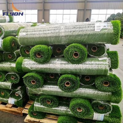 İyi fiyat 22000 yoğunluklu futbol sahası yapay çim 40-60mm PP PE ipliği ile çevrimiçi
