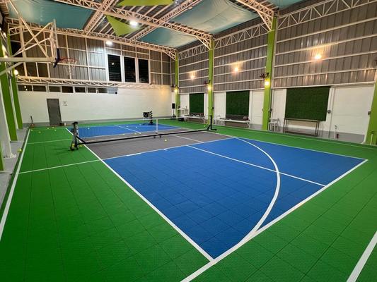 İyi fiyat Kırmızı Mavi PP Pliteler İçeriye Açık Alanlar için Spor Zemin Sistemi çevrimiçi