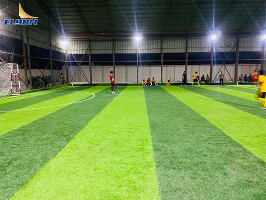 25m × 4m Rulo Başına Futbol Suni Çim, Koyu Yeşil Futbol Sahası Sentetik Çim